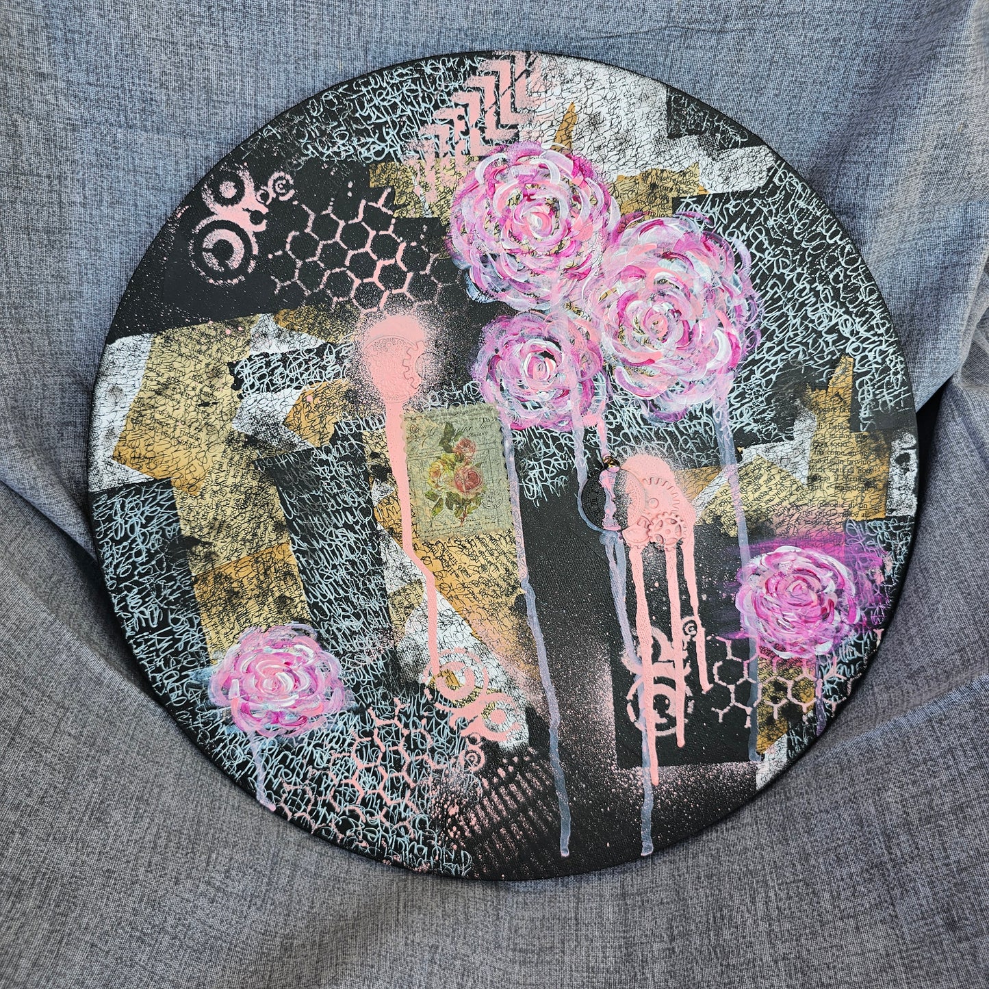 Black Victorian Floral Graffiti, Round Abstract Graffiti Floral Painting-Pink Roses Mixed Media Art Canvas